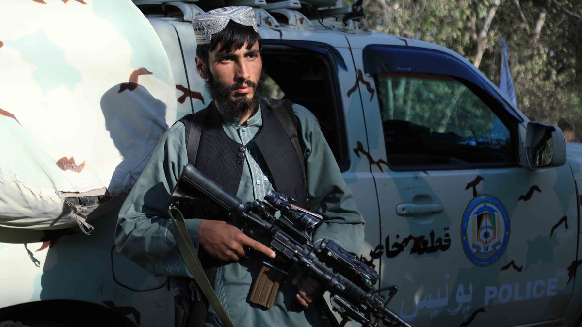 Tálibán ovládl Kábul, ve městě je zmatek, západní ambasády zavírají